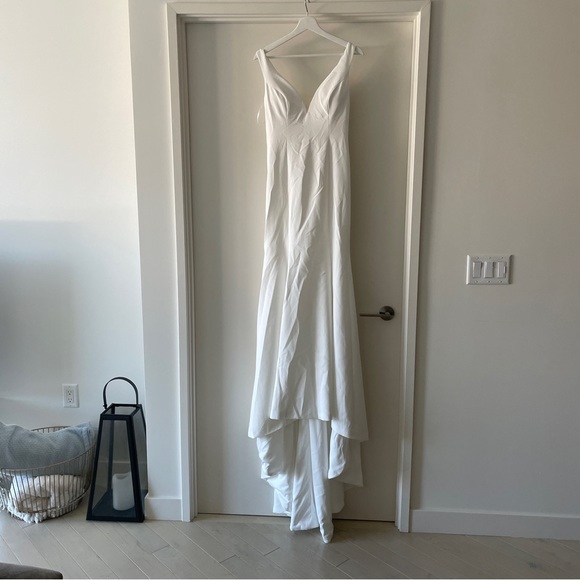 Trumpet/Mermaid V-neck Sleeveless Sweep/Brush Train Stretch Crepe Wedding Dress - Picture 3 of 6